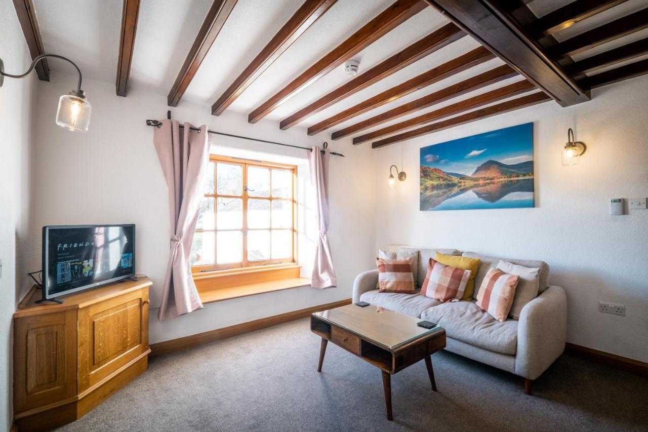 Stunning Cottage Grade 2 Listed With Parking And Hot Tub باونيس أون وينديرمير المظهر الخارجي الصورة